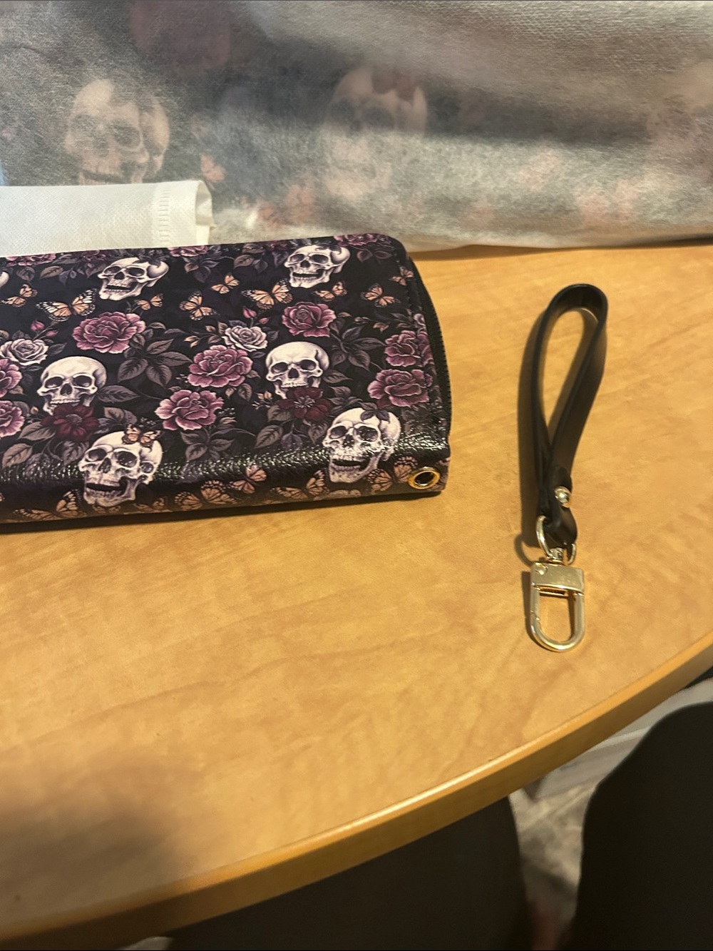 Skullette Rose Print Travel Tote in Black and Purple Wallet included - Picture 4 of 5